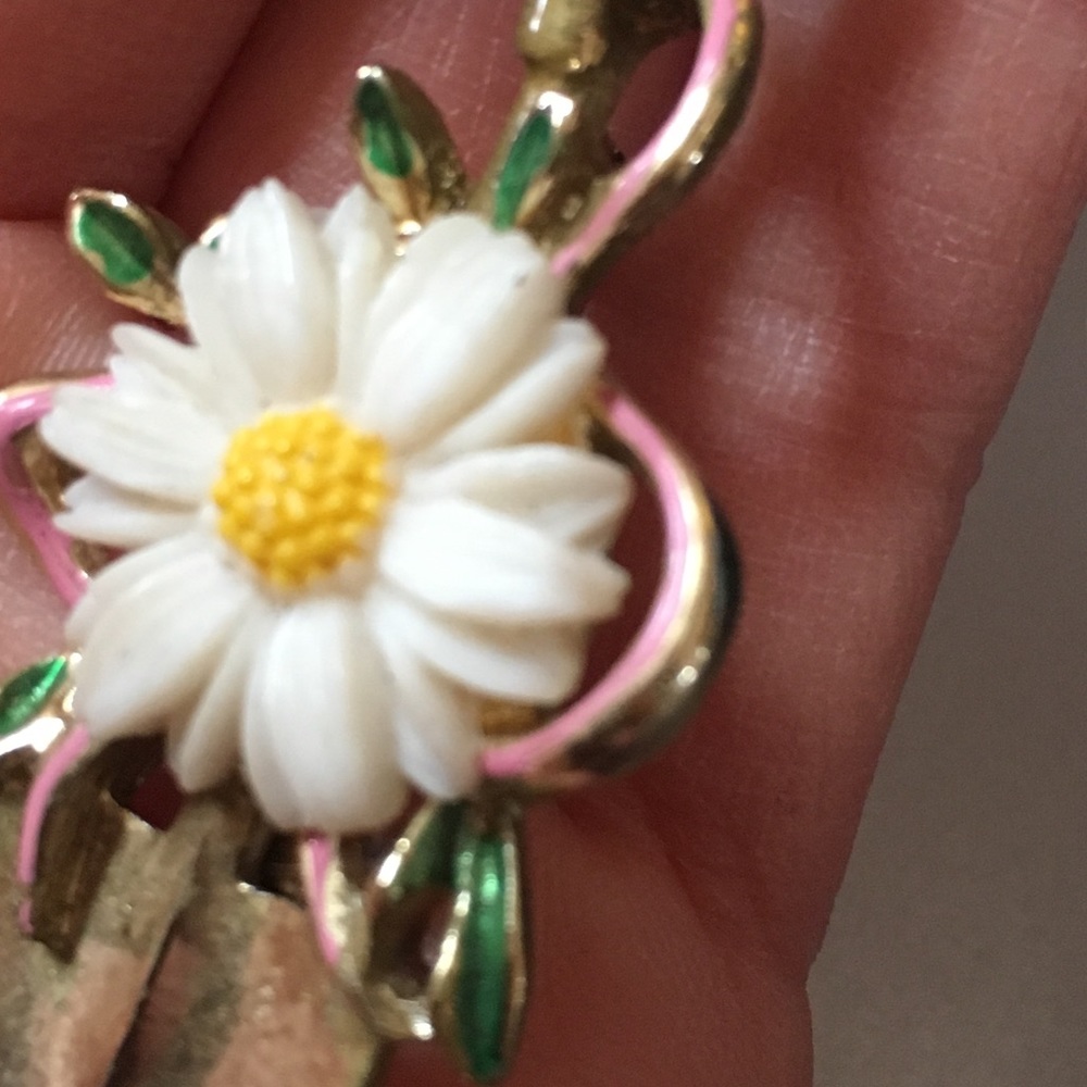 Vtg gardener’s brooch daisy & shovel - Picture 4 of 5